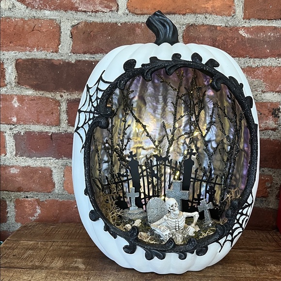 Other - Halloween Light-Up Pumpkin Decoration